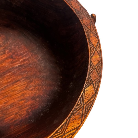 Antique Hand Carved Wooden Bowl Lizards Geckos Incised New Guinea Attributed 11” - Picture 9 of 13